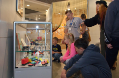 в КВЦ им.Тенишевых продолжает работу выставка "Детство в СССР: игрушки, которые нас воспитали" - фото - 3