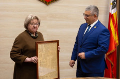 в Смоленский музей-заповедник передали подарок от китайской делегации - фото - 2