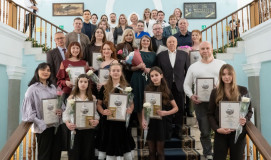 заместитель председателя регионального Правительства Анастасия Гапеева вручила свидетельства, дающие право на получение ежемесячной стипендии Правительства Смоленской области - фото - 9