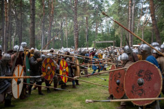 более 11 тысяч зрителей побывали в минувшие выходные на XIV Международном фестивале исторической реконструкции и славянской культуры "Гнёздово-2026" - фото - 10